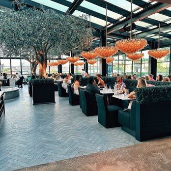 RH Dallas | The Gallery on Knox Street - Eating area - Home Decor Near Me - Dallas, Texas RH Dallas | The Gallery on Knox Street - Eating area - Home Decor Near Me - Dallas, Texas