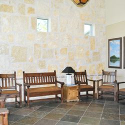 San Antonio Surgical Arts - Comfortable and welcoming patient waiting area.