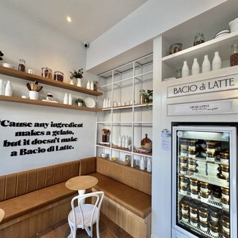 Bacio di Latte - Inside seating area - Ice Cream & Frozen Yogurt Near Me - Etiwanda, California