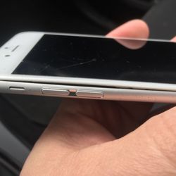 Handy4u - Aufgeblähter Akku schon nach einem halben Jahr. Miese Qualität und noch mieserer Kundenservice!