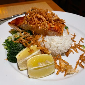 POM Restaurant - Salmon, like a mountain - New American Near Me - Indio, California