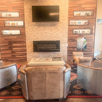 Artisan Vapor & CBD Denton - Cool lounge area - Vape Shops Near Me - Denton, Texas