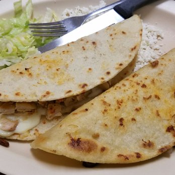 Las Chinampas - Mushroom and chicken quesadillas. My favorite - Mexican Near Me - Whittier, California