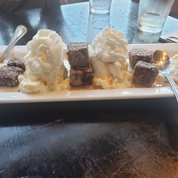 Mike's Grillhouse - Churro/bread pudding dessert - American Near Me - Modesto, California