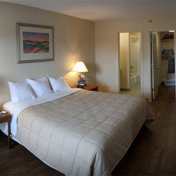 Daybreak Suites Extended Stay - Walk-in closet in 1 Bedroom suite - Hotels Near Me - Cleveland, Tennessee Daybreak Suites Extended Stay - Walk-in closet in 1 Bedroom suite - Hotels Near Me - Cleveland, Tennessee