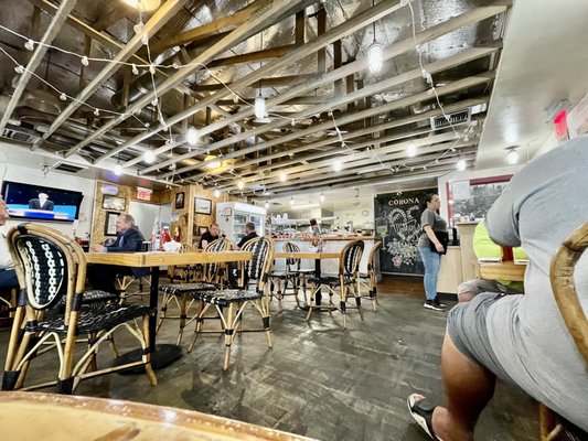 Corona Airport Café by null