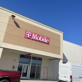 T-Mobile - Mobile Phones Near Me - Revere, Massachusetts T-Mobile - Mobile Phones Near Me - Revere, Massachusetts