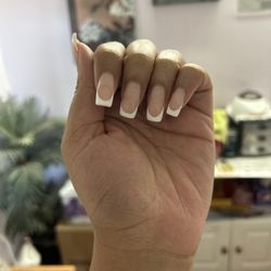 Lyly's Nails - French tip