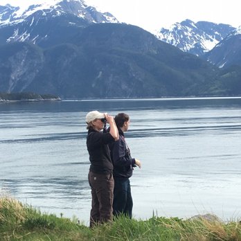 Alaska Nature Tours - They had binoculars for each of us and made sure each of us had a chance to see the wildlife. - Hiking Near Me - Haines, Alaska