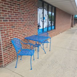 Barks And Recreation - Store front