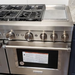 Bob Wallace Appliance - Only thing missing: a Chef!