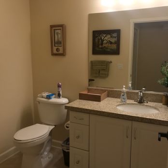 Valencia Terrace - Guest bath in the 1 bedroom great room - Retirement Homes Near Me - Corona, California Valencia Terrace - Guest bath in the 1 bedroom great room - Retirement Homes Near Me - Corona, California