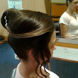Peluquería Blasco - Peinados festivos y bodas