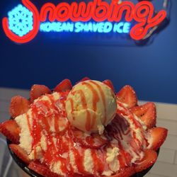 Snowbing Korean Shaved Ice - Strawberry Snowbing