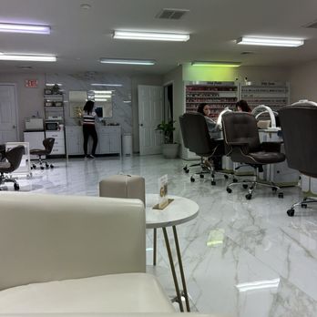 Moonlight Nails - Nail Salons Near Me - Hudson, New Hampshire