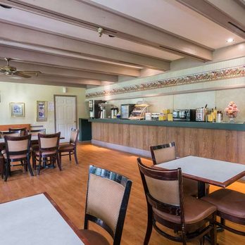 Days Inn by Wyndham Ocala West - Breakfast Area - Hotels Near Me - Ocala, Florida Days Inn by Wyndham Ocala West - Breakfast Area - Hotels Near Me - Ocala, Florida