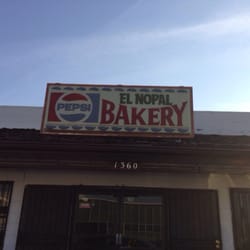 El Nopal Bakery - The simple sign outside the bakery
