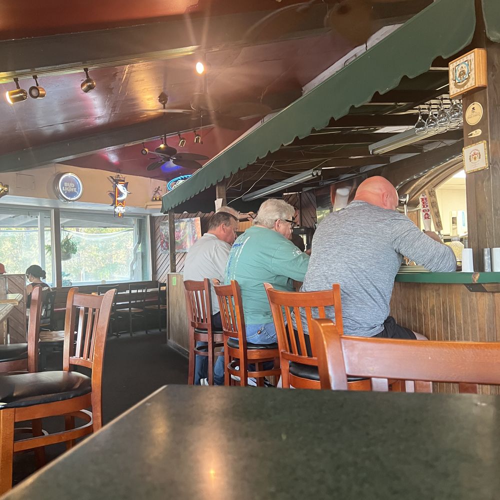 Putter's Patio & Grill - American Near Me - Winston Salem, North Carolina
