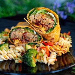 My Goodies Vegan - Vegan BBQ chik'n Wrap and pasta salad