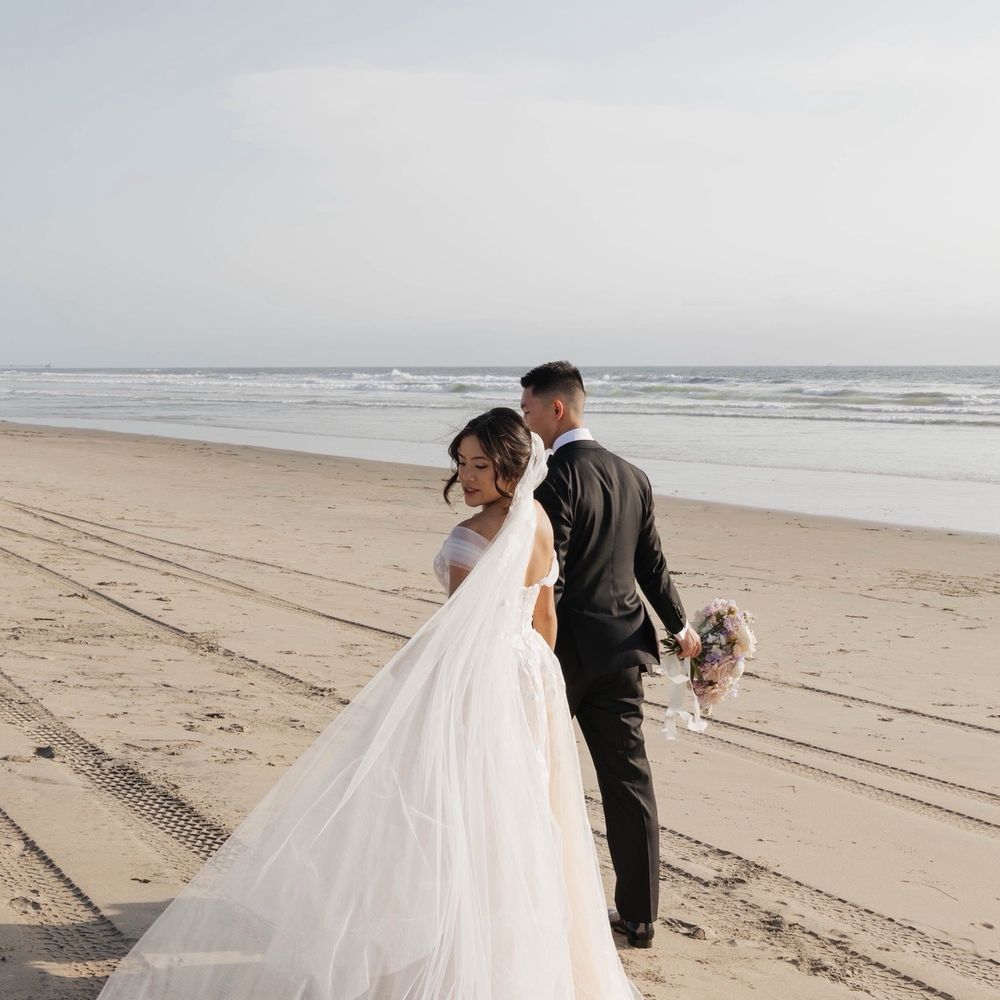 Bolee Dorado V2 with custom tulle straps and Dorado veil
