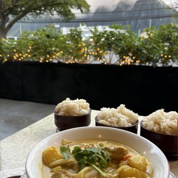Chao Phya Thai Restaurant - Chicken Yellow Curry - Thai Near Me - Kaneohe, Hawaii
