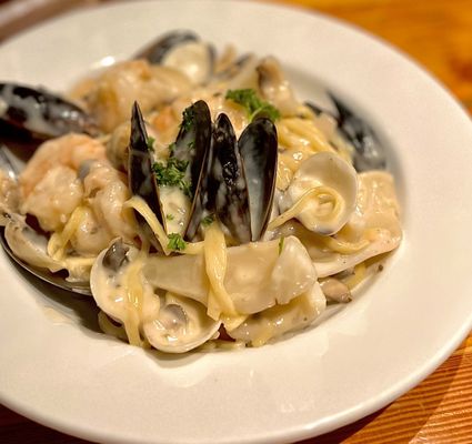 EMC Seafood & Raw Bar by null