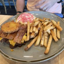 Rae’s - Smash burger
