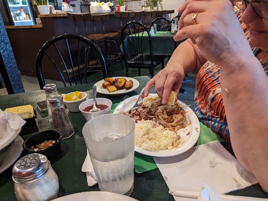 El Triunfo Salvadorian Cuisine by null