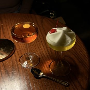 Saksey's - Mole Martinez and A "Solid" Alaska Tenny Tini - Cocktail Bars Near Me - Detroit, Michigan