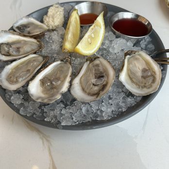 Bow & Stern - 1/2 dozen oysters - Seafood Near Me - Burnaby, British Columbia