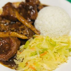 Tropical Diner - Entree: Oxtails with white Rice and Cabbage