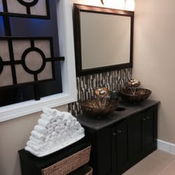 VQ Nails Spa - Pretty sinks!
