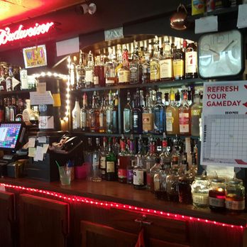 Cameo Cafe - Nicely stocked bar. Super friendly service. Good comfort food. What a local neighborhood place should be. - Breakfast & Brunch Near Me - Vancouver, Washington