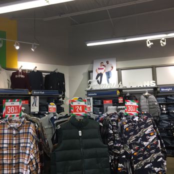 Old Navy - Old Navy of Millbury -- Shoppes @ Blackstone Valley : 70 Worcester Providence Turnpike, Millbury Interior - Men's Clothing Near Me - Millbury, Massachusetts Old Navy - Old Navy of Millbury -- Shoppes @ Blackstone Valley : 70 Worcester Providence Turnpike, Millbury Interior - Men's Clothing Near Me - Millbury, Massachusetts