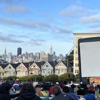 Alamo Square - City view - Parks Near Me - San Francisco, California
