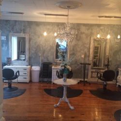 Heads Up Spa and Salon - Inside the new location.