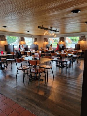 West Shine Family Restaurant by null