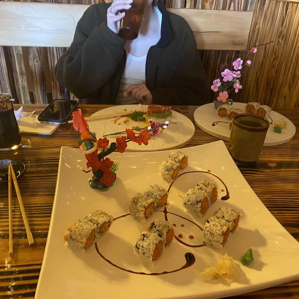 Toro Sushi - Spicy Salmon Roll - Sushi Bars Near Me - Hampton, Virginia Toro Sushi - Spicy Salmon Roll - Sushi Bars Near Me - Hampton, Virginia