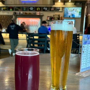 Front Pourch Brewing - Lookin' Good Berry and White Chocolate Peppermint Toasty Blonde - Breweries Near Me - Phoenix, Arizona