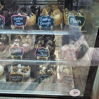 Who Cut the Cheesecake - Desserts Near Me - Millbury, Massachusetts
