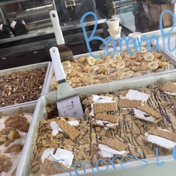 Eureka Eatery - S'mores cinnamon rolls - Southern Near Me - Dearborn, Michigan Eureka Eatery - S'mores cinnamon rolls - Southern Near Me - Dearborn, Michigan