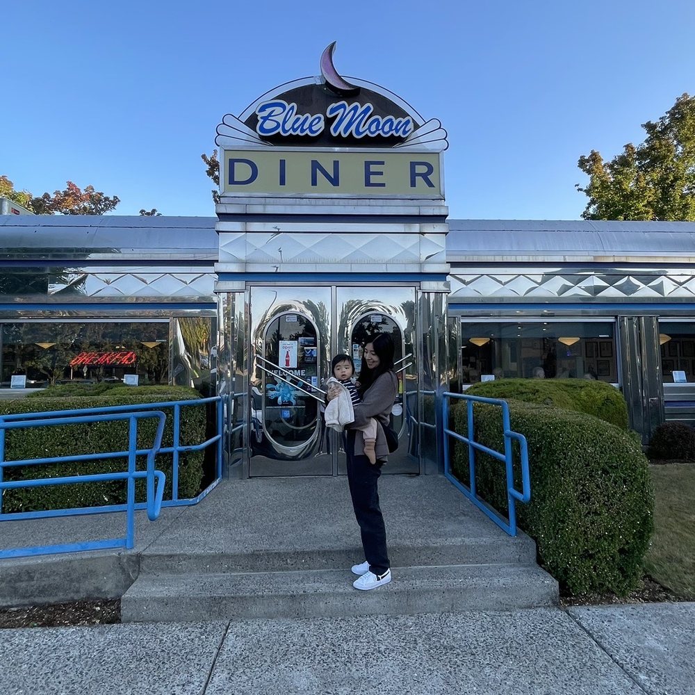 Blue Moon Diner - American Near Me - Beaverton, Oregon