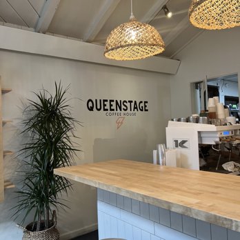 Queenstage Coffee House - Interior - Coffee & Tea Near Me - Encinitas, California