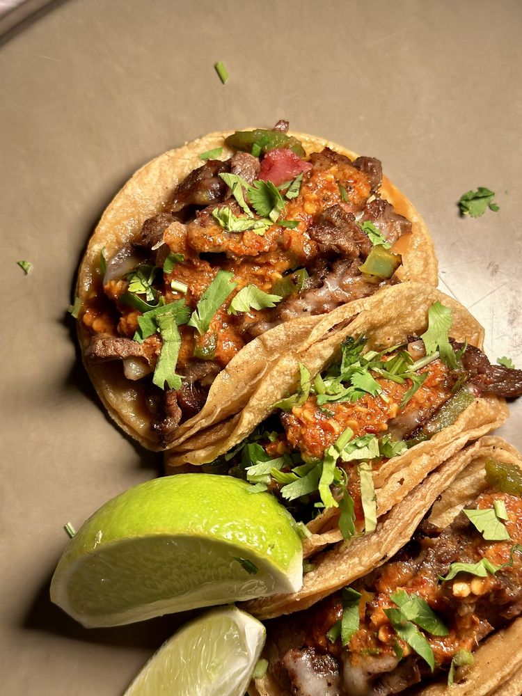 Bigotes Street Tacos