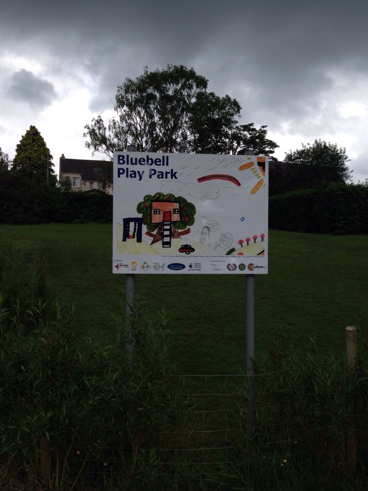 BLUEBELL PLAY PARK Updated September 2024 Blenheim Avenue, Stepps