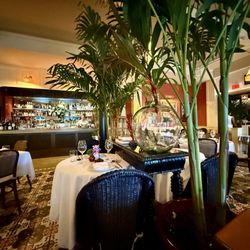 Le Colonial - Naples - Beautiful ambiance.
