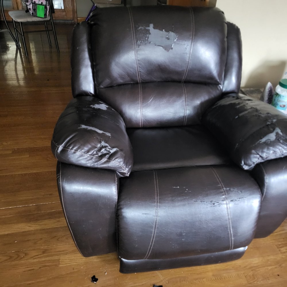BATTIGAGLIA’S UPHOLSTERING Updated August 2024 4749 Gateway Cir