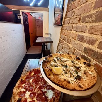 Pie95 Pizza - Pizza Pepperoni, Fungi Pizza - Pizza Near Me - Jacksonville, Florida