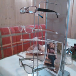 Restaurant Goldener Adler - Brillenauswahl für sehgeschädigte Gäste die Ihre Lesebrille vergessen haben ;-)