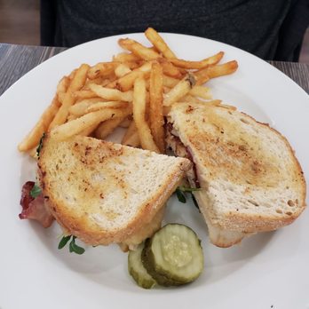 Tank and Libby's - The roaster - Breakfast & Brunch Near Me - Drexel Hill, Pennsylvania